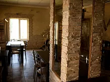 Пример оформления интерьера камнем Казбек фото 17